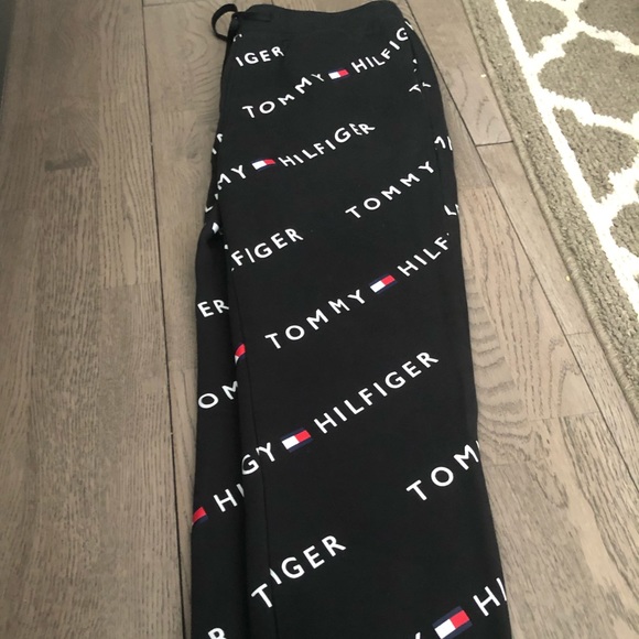 Tommy Hilfiger sweat pants condition 9.5/10. Never worn before. - Picture 2 of 3